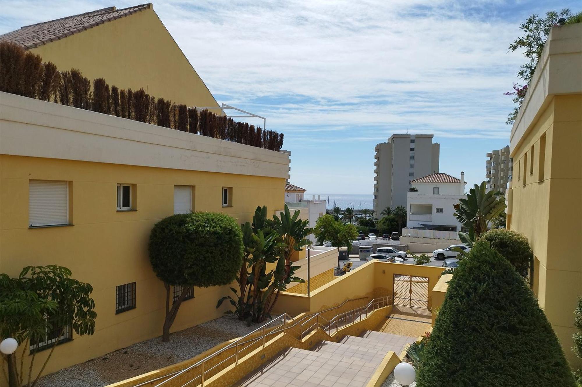 エステポナPuertosol 2アパートメント エクステリア 写真